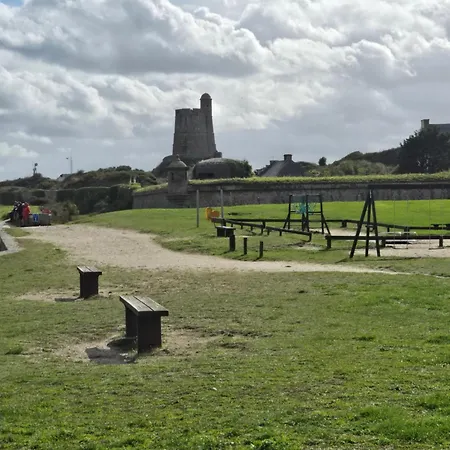 Cocon Paisible Proche De La - Jardin & Parking Reville