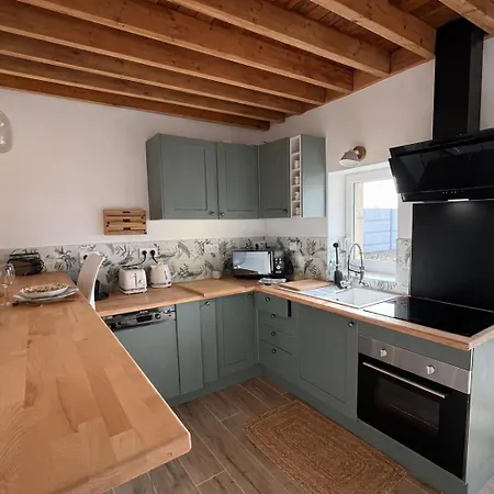 Holiday home Cocon Paisible Proche De La - Jardin & Parking Reville