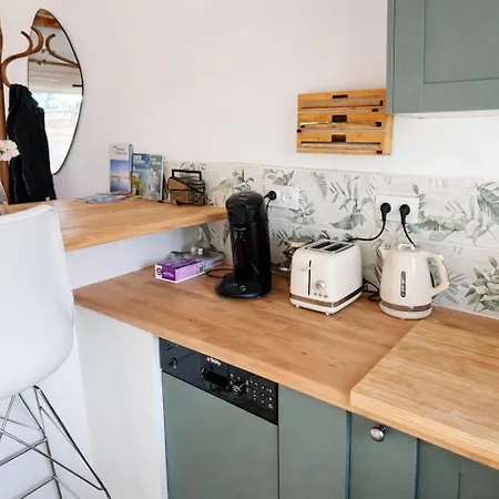 Holiday home Cocon Paisible Proche De La - Jardin & Parking Reville