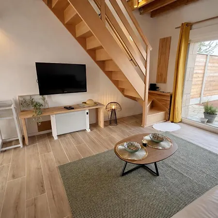 Cocon Paisible Proche De La - Jardin & Parking * Reville