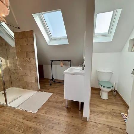 Cocon Paisible Proche De La - Jardin & Parking بيت للعطل Réville