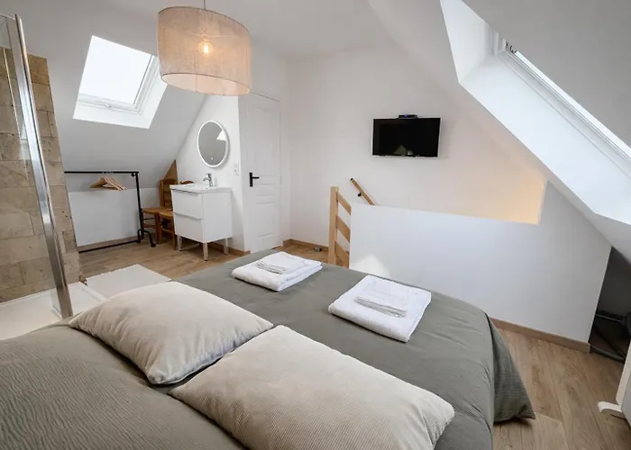 Cocon Paisible Proche De La - Jardin & Parking بيت للعطل Réville